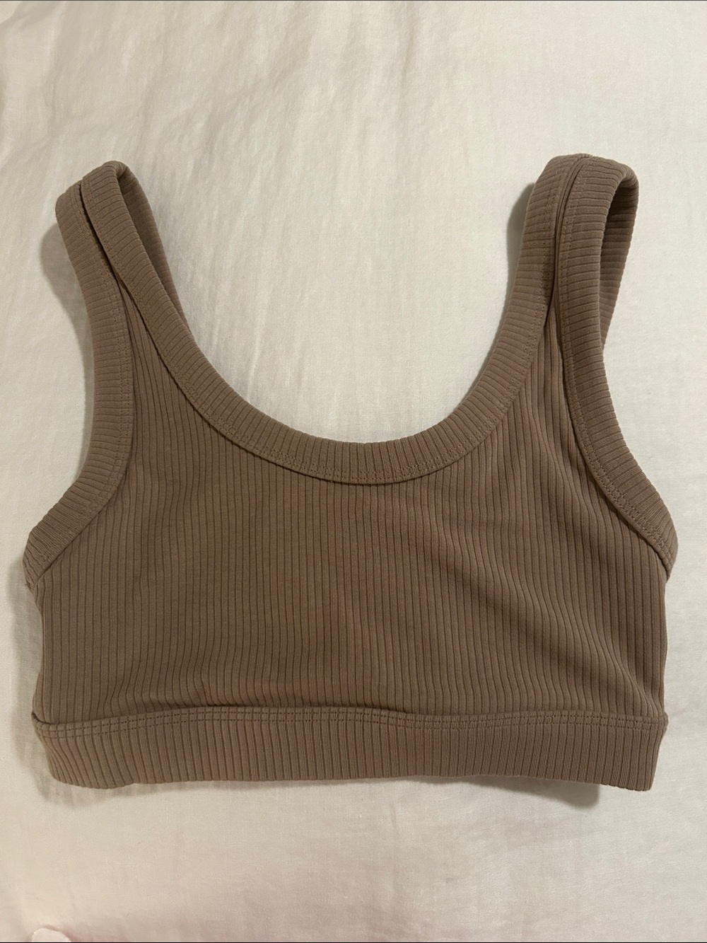 ALO tan/gravel Ribbed Scoop-Neck Sports Bra